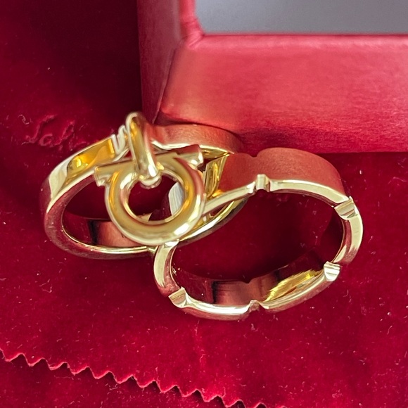 Ferragamo Gold-tone Logo Hanging Scarf Ring Set - Picture 1 of 8